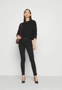 Even&Odd Rabais CROPPED WOOL BLEND JUMPER - Pullover pulls et gilets col rond femme 12 Even&Odd Rabais CROPPED WOOL BLEND JUMPER - Pullover pulls et gilets col rond femme -Even&Odd Soldes 2022 03e6ee429bc544deaaaf81f627b6cacf