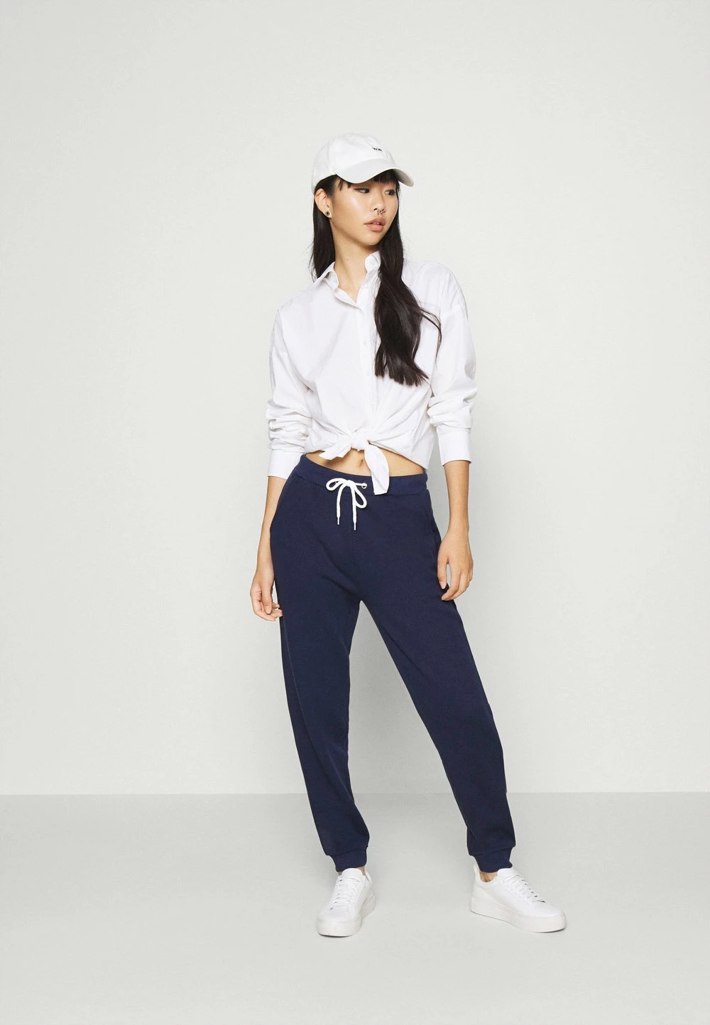 Even&Odd Regular fit jogger with contrast - Pantalon de survêtement Prix Bradés pantalons haute femme 4 Even&Odd Regular fit jogger with contrast - Pantalon de survêtement Prix Bradés pantalons haute femme – Image 2