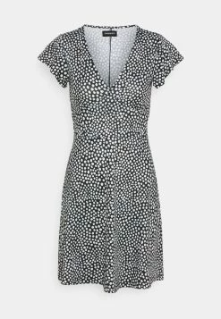 Even&Odd Soldes En Ligne Robe en jersey robes col en v profond femme 22 Even&Odd Soldes En Ligne Robe en jersey robes col en v profond femme -Even&Odd Soldes 2022 08fa6008725944caa201bb65cac92324 1