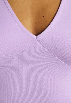 Even&Odd Soldes En Ligne Robe en jersey robes col en v profond femme 18 Even&Odd Soldes En Ligne Robe en jersey robes col en v profond femme -Even&Odd Soldes 2022 1777c27c489444c79c869669b5fd973f