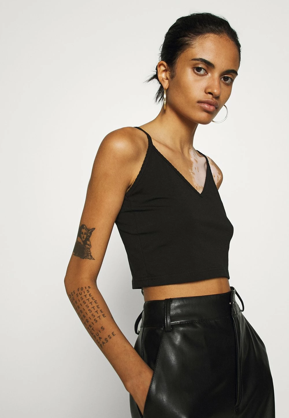 Even&Odd Prix Avantageux Débardeur t-shirts et tops col en v profond femme 6 Even&Odd Prix Avantageux Débardeur t-shirts et tops col en v profond femme – Image 4