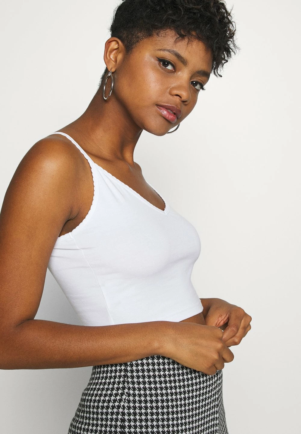 Even&Odd Débardeur Prix Dégriffé t-shirts et tops col en v profond femme 6 Even&Odd Débardeur Prix Dégriffé t-shirts et tops col en v profond femme – Image 4