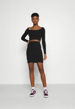 Even&Odd SET - Boat neck long sleeves crop top with mini high waisted skirt - Minijupe Qualité garantie 100% t-shirts et tops encolure large ronde femme