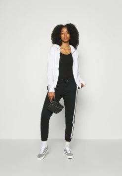 Even&Odd Prix Sacrifiés BASIC HOODIE JACKET WITH POCKETS - Sweat à capuche pulls et gilets femme -Even&Odd Soldes 2022 2d6bb8e30f5042f1bb4486a4732020d2