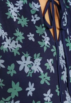 Plus Bas Prix De Vente Even&Odd Robe de jour robes col en v profond femme -Even&Odd Soldes 2022 362f5dedddc841f8a580678ca4111428