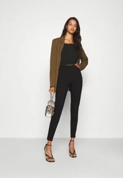 Prix Affortable Even&Odd 90S NECKLINE TRIM CROPPED CAMI - Débardeur t-shirts et tops col carré femme 9 Prix Affortable Even&Odd 90S NECKLINE TRIM CROPPED CAMI - Débardeur t-shirts et tops col carré femme -Even&Odd Soldes 2022 36e80f347c85444ba6be57ce4030912c