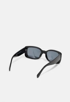 Réduction Even&Odd Lunettes de soleil rectangulaire femme -Even&Odd Soldes 2022 3d6646c5db83437baa7a1e46c5df773a