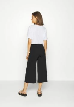 Prix Avantageux Even&Odd Wide Cropped Pants - Pantalon classique pantalons haute femme 11 Prix Avantageux Even&Odd Wide Cropped Pants - Pantalon classique pantalons haute femme -Even&Odd Soldes 2022 47014901fc4447079c507ee806e7d879