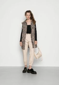 Prix Discount Even&Odd T-shirt à manches longues t-shirts et tops encolure large ronde femme 9 Prix Discount Even&Odd T-shirt à manches longues t-shirts et tops encolure large ronde femme -Even&Odd Soldes 2022 53ad66f3d4cd46f9a9e76850769e8131