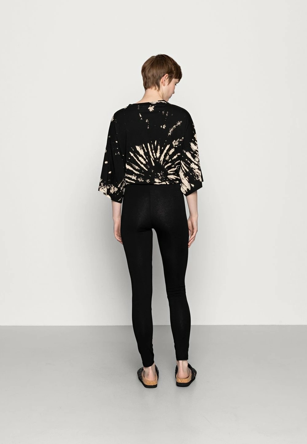 Prix Discount Even&Odd 2 PACK - Legging pantalons haute femme 5 Prix Discount Even&Odd 2 PACK - Legging pantalons haute femme – Image 3