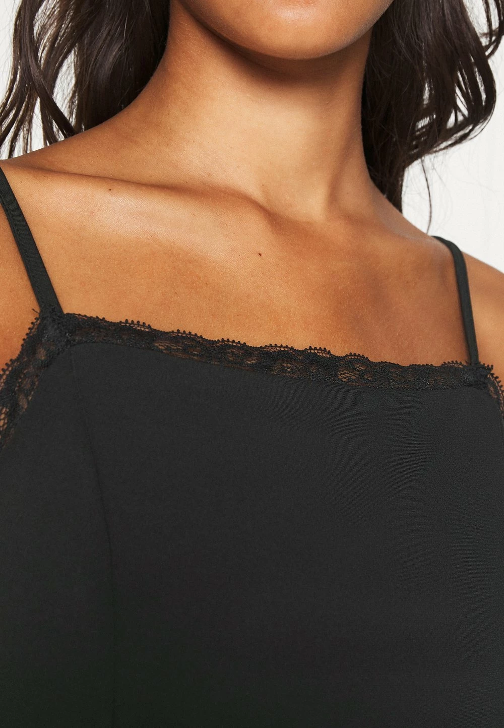 Prix Affortable Even&Odd 90S NECKLINE TRIM CROPPED CAMI - Débardeur t-shirts et tops col carré femme 8 Prix Affortable Even&Odd 90S NECKLINE TRIM CROPPED CAMI - Débardeur t-shirts et tops col carré femme – Image 6