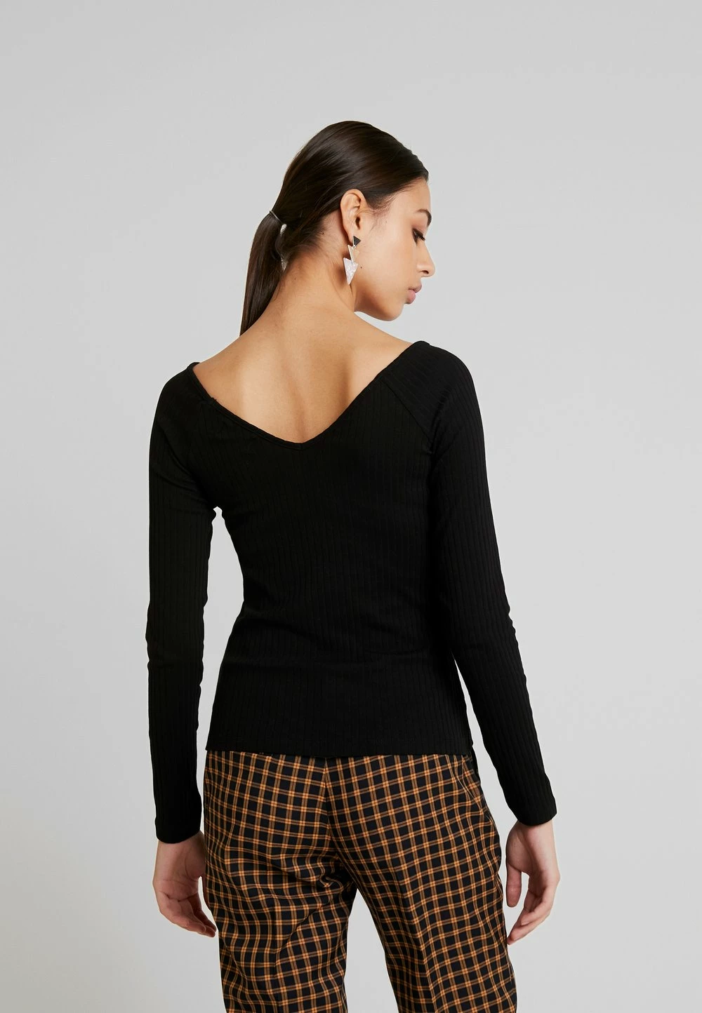 Even&Odd Qualité Excellente T-shirt à manches longues t-shirts et tops col en v profond femme 5 Even&Odd Qualité Excellente T-shirt à manches longues t-shirts et tops col en v profond femme – Image 3