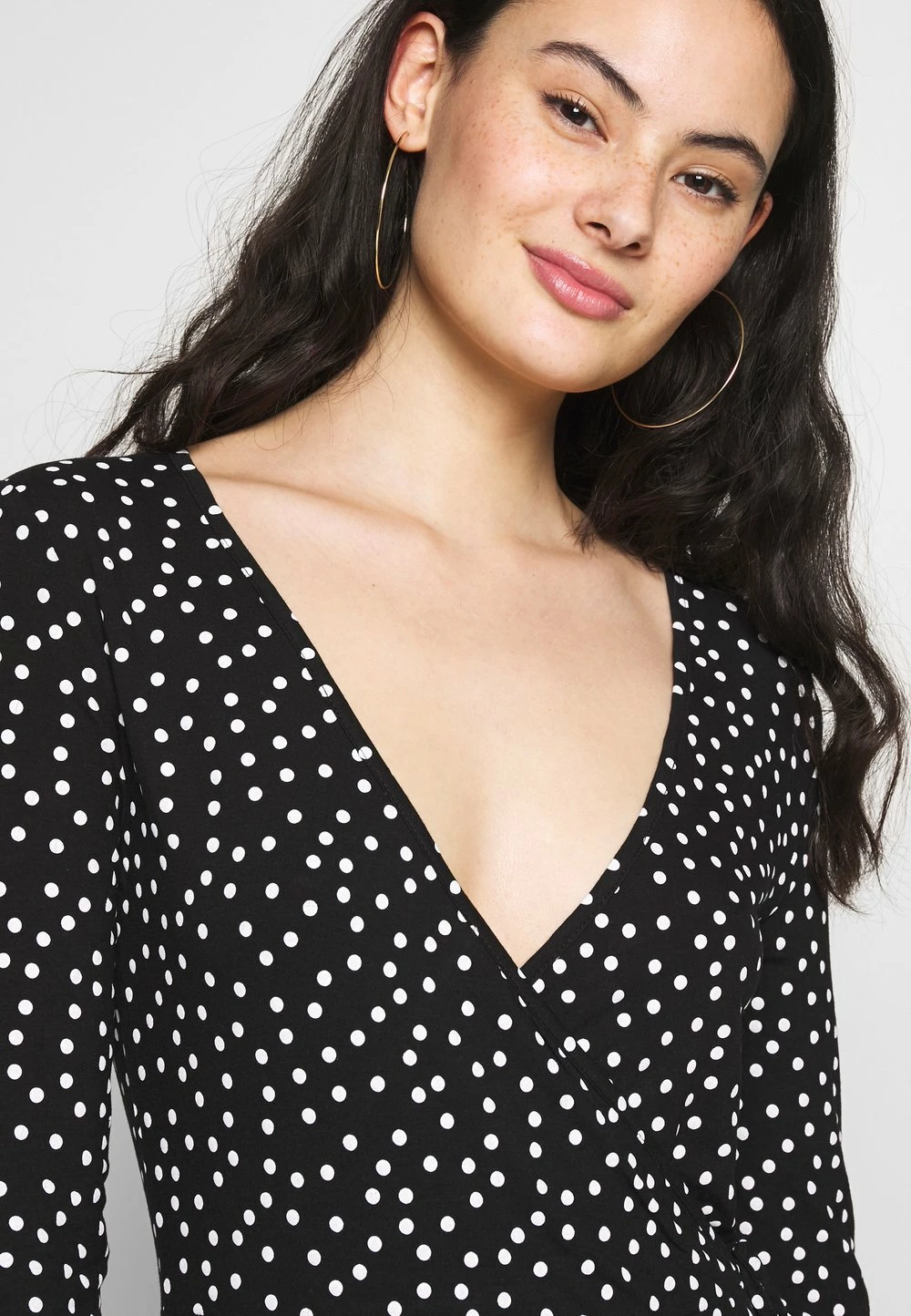 Even&Odd Prix Accessible FAKE WRAP DRESS - Robe en jersey robes cache-cœur femme 6 Even&Odd Prix Accessible FAKE WRAP DRESS - Robe en jersey robes cache-cœur femme – Image 4