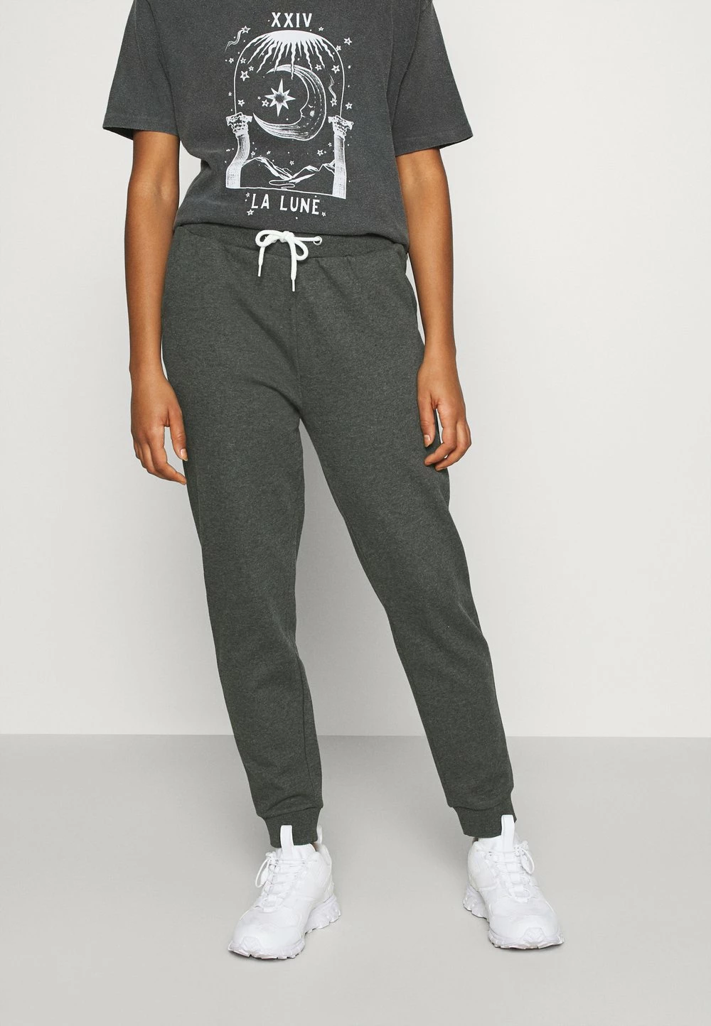 Première Qualité Even&Odd Regular fit jogger with contrast - Pantalon de survêtement pantalons normale femme 3 Première Qualité Even&Odd Regular fit jogger with contrast - Pantalon de survêtement pantalons normale femme