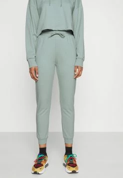 Even&Odd Prix Usine SET CROPPED HOODIE WITH JOGGER - Sweat à capuche pulls et gilets normale femme 19 Even&Odd Prix Usine SET CROPPED HOODIE WITH JOGGER - Sweat à capuche pulls et gilets normale femme -Even&Odd Soldes 2022 7425e9dfe788481bbc6679f7e43dec47