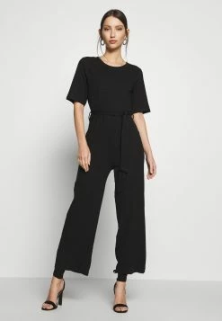 Prix Légers Even&Odd BASIC - Ribbed short sleeves belted jumpsuit - Combinaison combinaisons et salopettes col rond femme