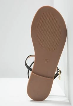 Even&Odd Tongs Soldes En Ligne sandales et nu-pieds ouvert femme 18 Even&Odd Tongs Soldes En Ligne sandales et nu-pieds ouvert femme -Even&Odd Soldes 2022 7ccd386961d84b9ab690a90db4141eca