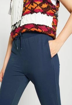 Even&Odd Pantalon de survêtement Prix Distinctifs pantalons haute femme -Even&Odd Soldes 2022 80b52546a6c942b28c61af09090d11cd