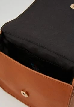 Even&Odd Prix Avantageux Sac bandoulière sacs fermoir aimanté femme 14 Even&Odd Prix Avantageux Sac bandoulière sacs fermoir aimanté femme -Even&Odd Soldes 2022 962a646a42d44daca075ea1944f7b633