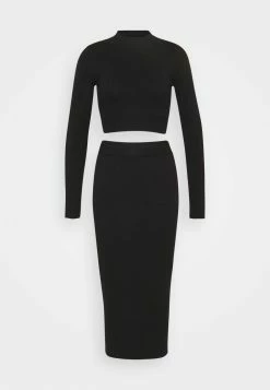 Promos Even&Odd PERKIN CROPPED SKIRT SET - Pullover pulls et gilets col officier femme