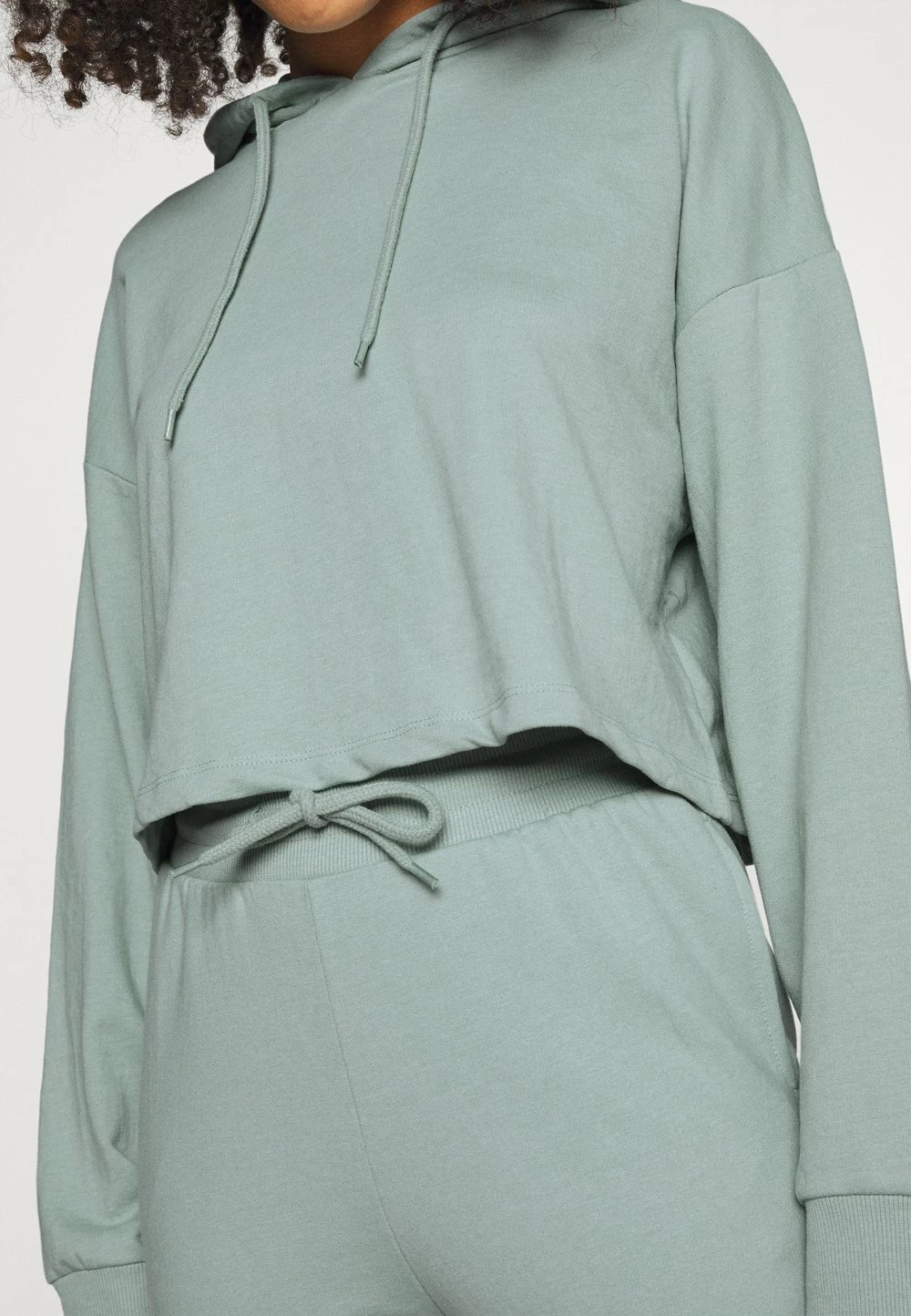 Even&Odd Prix Usine SET CROPPED HOODIE WITH JOGGER - Sweat à capuche pulls et gilets normale femme 9 Even&Odd Prix Usine SET CROPPED HOODIE WITH JOGGER - Sweat à capuche pulls et gilets normale femme – Image 7