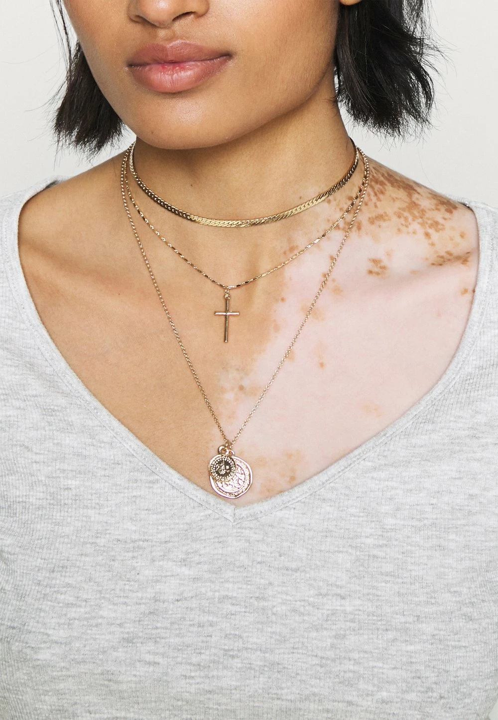 Excellente qualité Even&Odd 3 PACK - T-shirt basique t-shirts et tops col en v profond femme 10 Excellente qualité Even&Odd 3 PACK - T-shirt basique t-shirts et tops col en v profond femme – Image 8