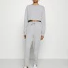 Even&Odd SWEAT SET CROPPED SWEATSHIRT & LOOSE JOGGER - Sweatshirt Soldes En Ligne pulls et gilets haute femme