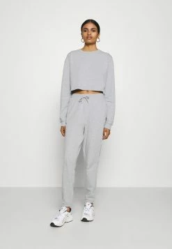 Even&Odd SWEAT SET CROPPED SWEATSHIRT & LOOSE JOGGER - Sweatshirt Soldes En Ligne pulls et gilets haute femme