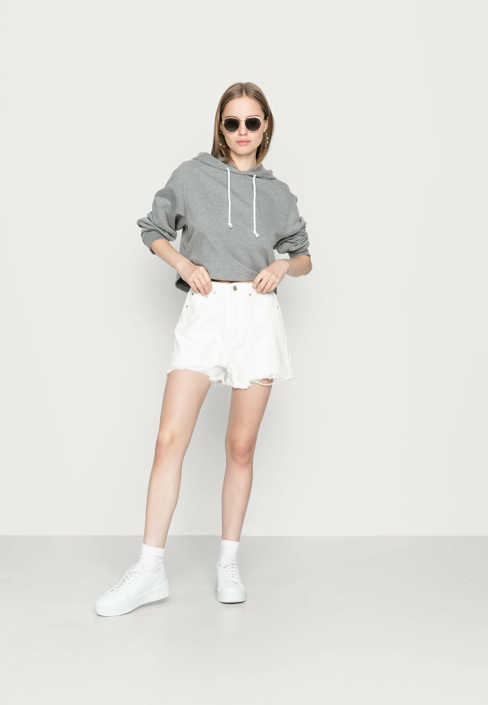 Even&Odd CROPPED HOODIE WITH CONTRAST CORDS - Sweat à capuche Soldes En Ligne sweats & sweats à capuche femme 4 Even&Odd CROPPED HOODIE WITH CONTRAST CORDS - Sweat à capuche Soldes En Ligne sweats & sweats à capuche femme – Image 2