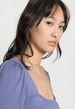 Even&Odd Réduction SHIRRING DETAIL LONG SLEEVE CROP WITH GATHER - T-shirt à manches longues t-shirts et tops col carré femme -Even&Odd Soldes 2022 bc04be7d80b849d980efcc9b6f9257a8