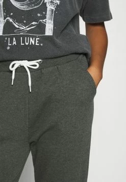 Première Qualité Even&Odd Regular fit jogger with contrast - Pantalon de survêtement pantalons normale femme 17 Première Qualité Even&Odd Regular fit jogger with contrast - Pantalon de survêtement pantalons normale femme -Even&Odd Soldes 2022 d8e0508bc71f4005b42489e3f308e43a