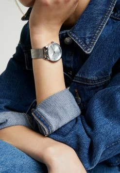 Even&Odd Montre Prix Sacrifiés montres couleur unie femme