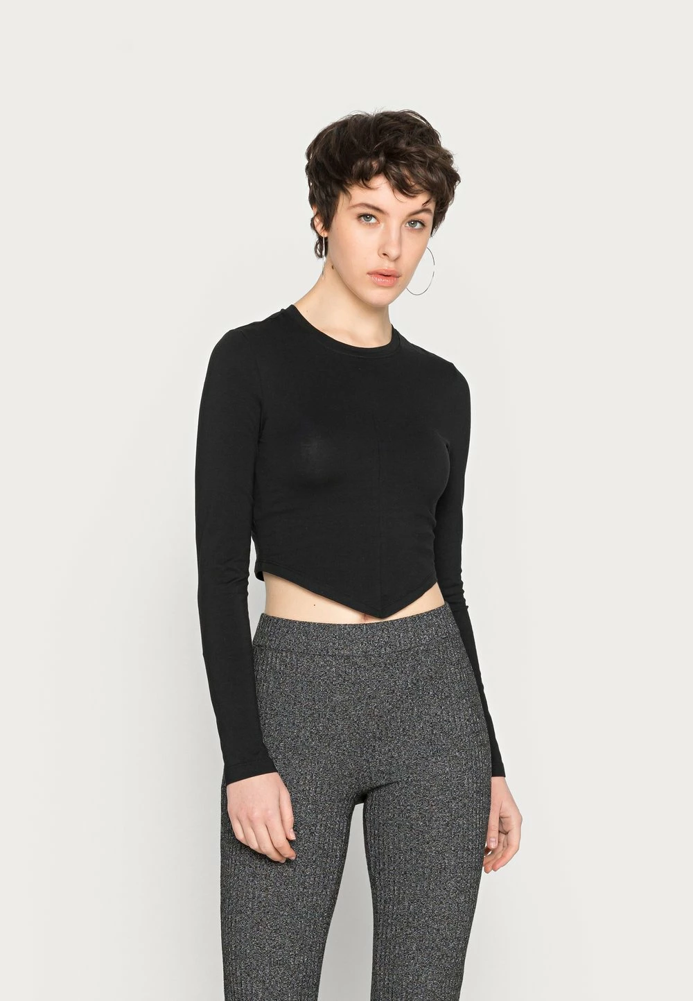 Even&Odd CROPPED LONG SLEEVE WITH POINTY HEM - T-shirt à manches longues excellente qualité t-shirts et tops col rond femme 3 Even&Odd CROPPED LONG SLEEVE WITH POINTY HEM - T-shirt à manches longues excellente qualité t-shirts et tops col rond femme