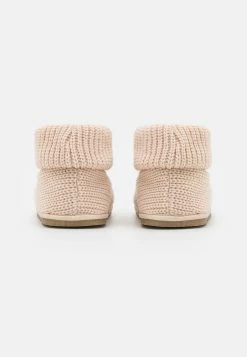 Even&Odd Chaussons Prix Sympa rond femme -Even&Odd Soldes 2022 f23f02c1c4c44e4bb9cee72d4bd835c7