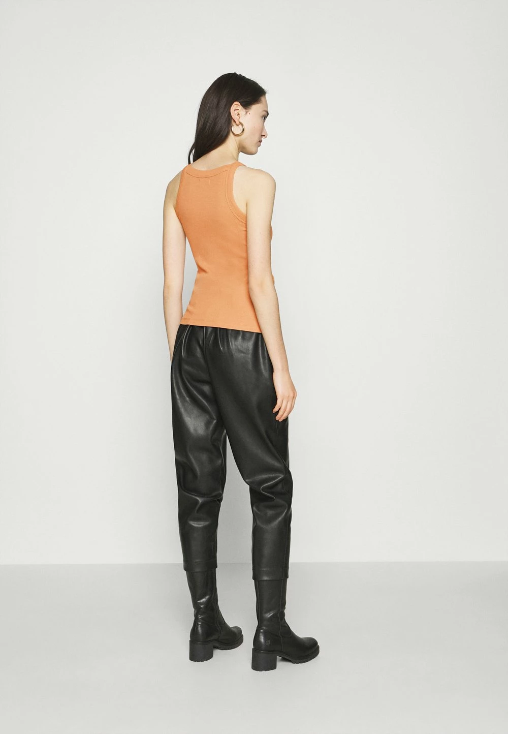 Even&Odd Débardeur Prix Usine t-shirts et tops col carré femme 5 Even&Odd Débardeur Prix Usine t-shirts et tops col carré femme – Image 3